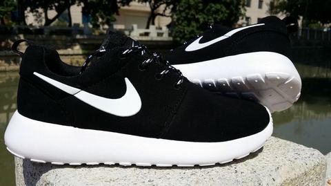 nike roshe run supremo